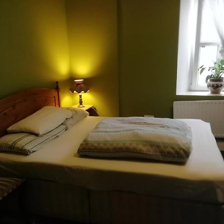 Macgabhainns Backpackers Hostel 킬케니 외부 사진