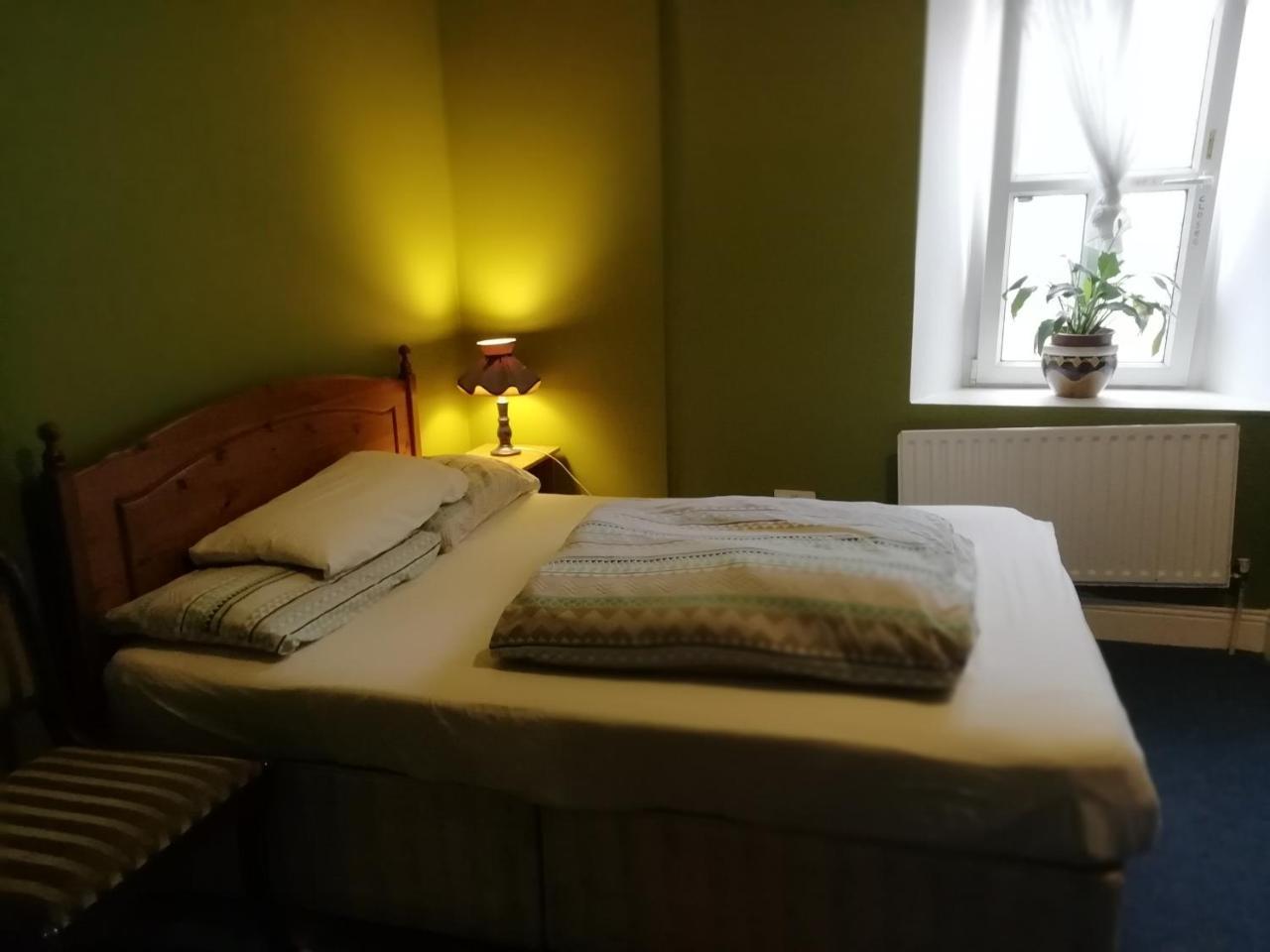 Macgabhainns Backpackers Hostel 킬케니 외부 사진